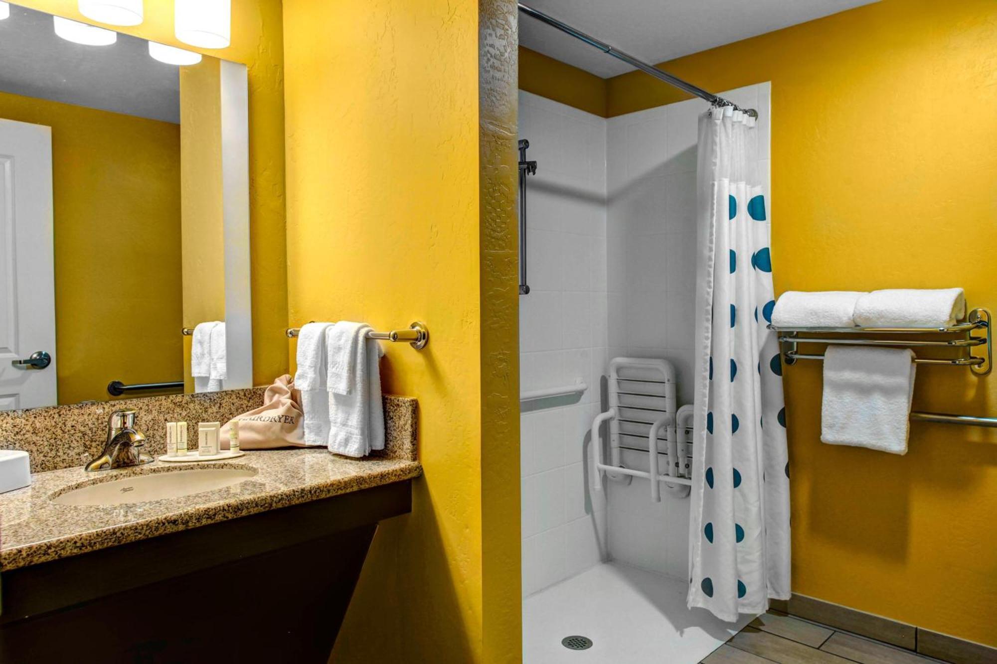Towneplace Suites By Marriott Bakersfield West Eksteriør billede