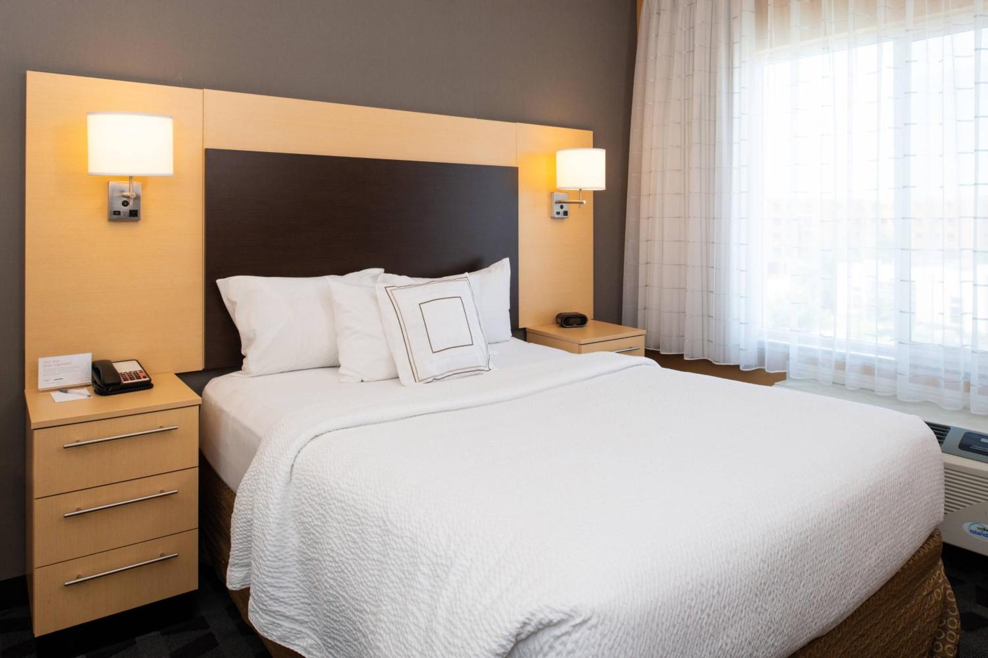 Towneplace Suites By Marriott Bakersfield West Eksteriør billede
