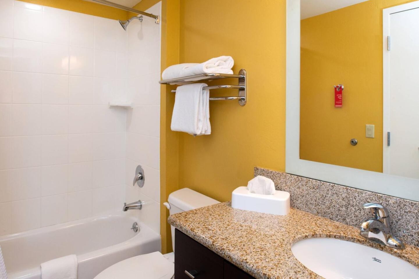 Towneplace Suites By Marriott Bakersfield West Eksteriør billede