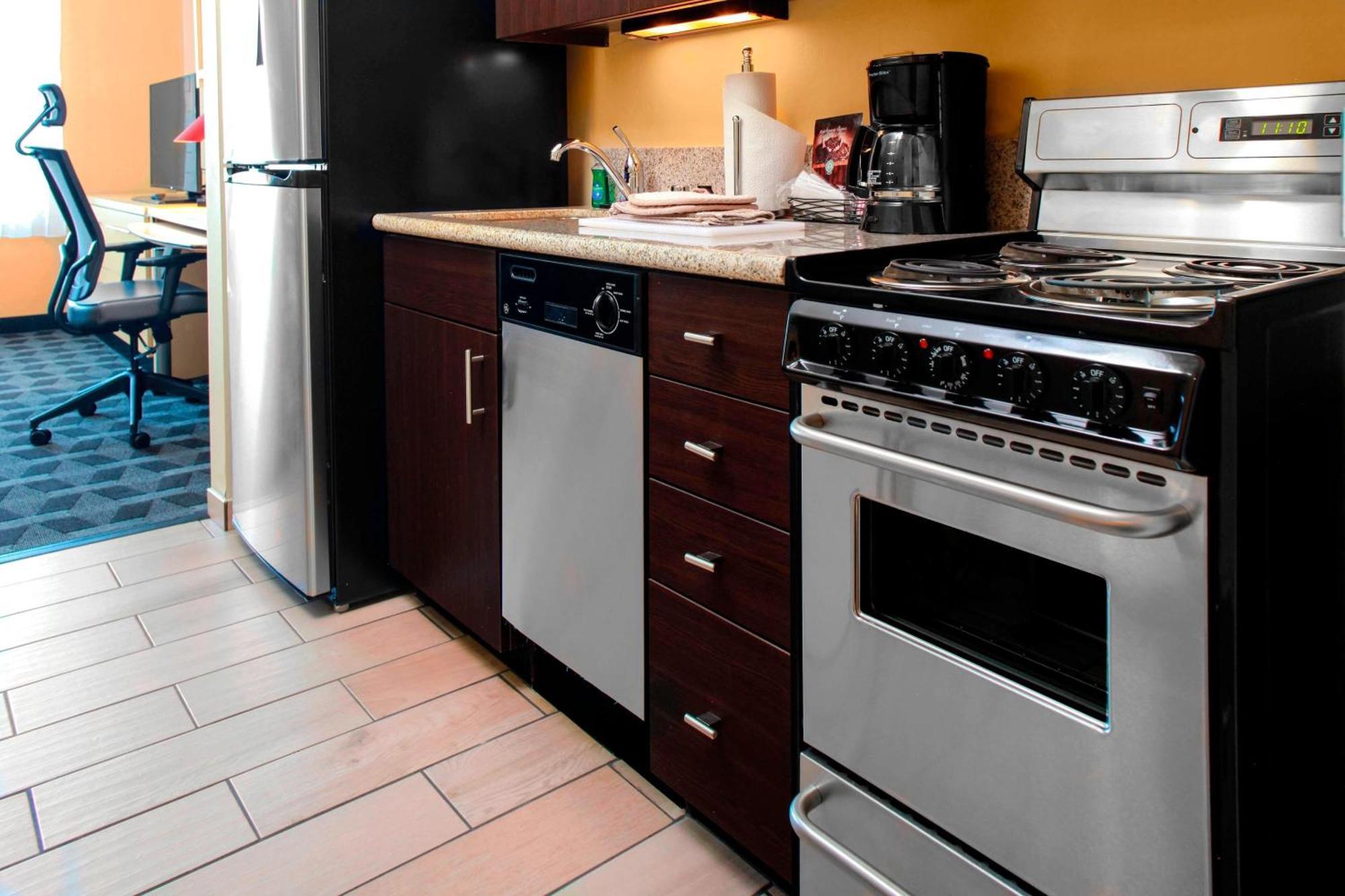 Towneplace Suites By Marriott Bakersfield West Eksteriør billede