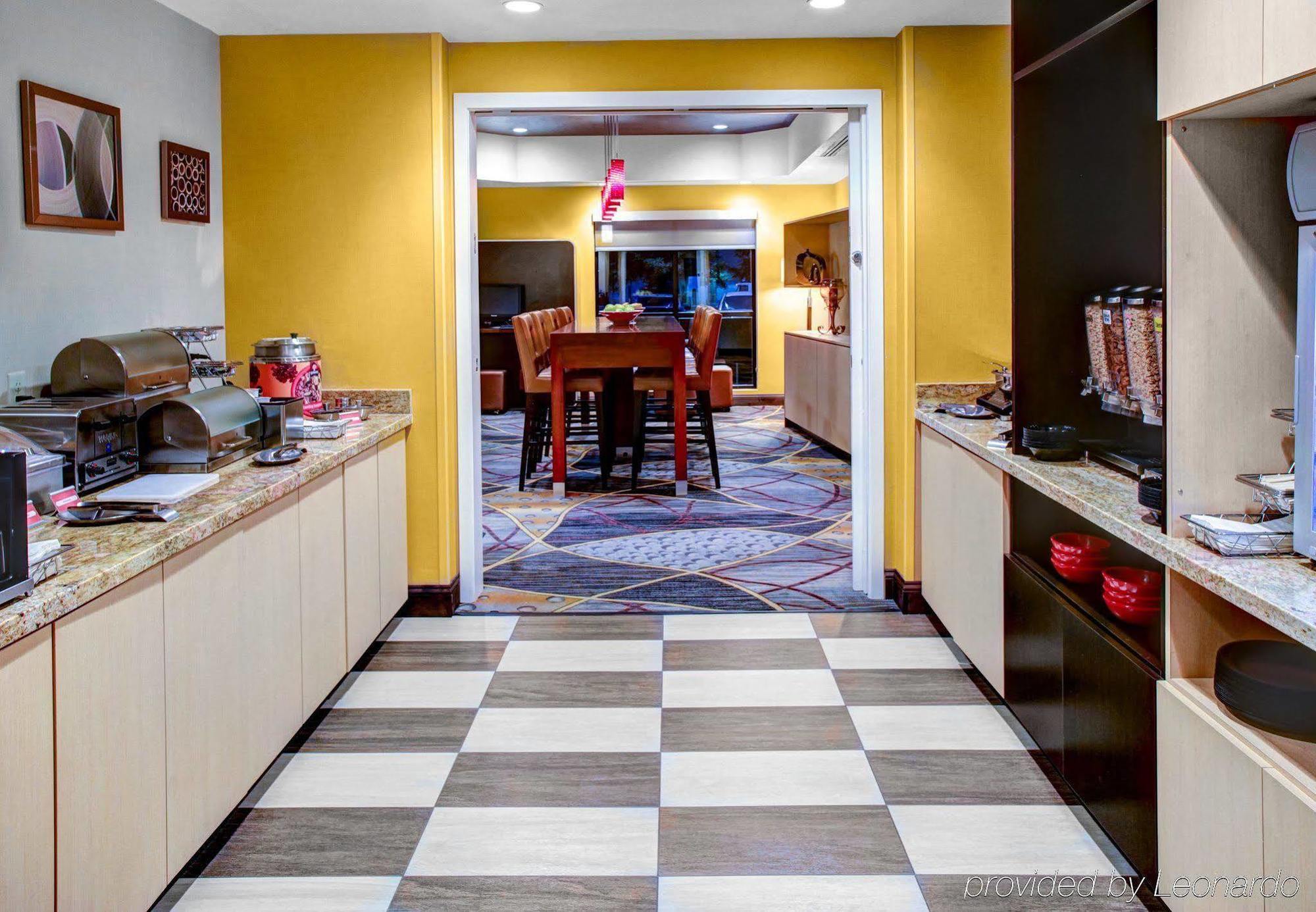 Towneplace Suites By Marriott Bakersfield West Eksteriør billede
